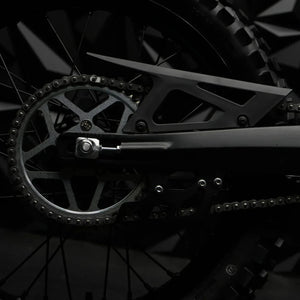 Arctic Leopard XE Pro electric dirt bike, 168 kW power, 100 km/h top speed, performance model, mid-2025 release, displayed at Super Shop.