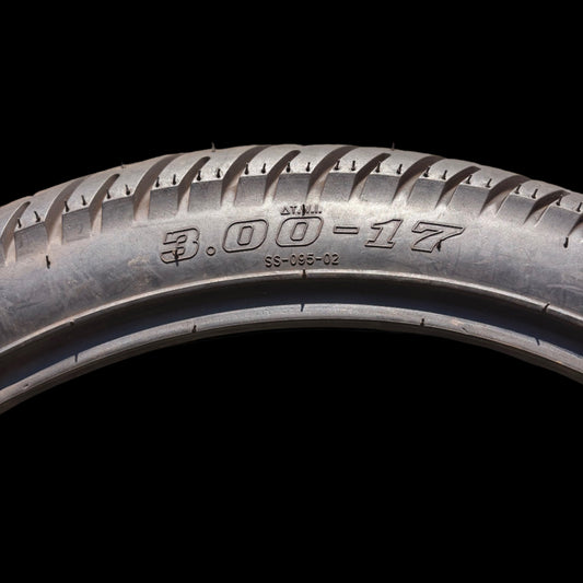 eMOTO Tire 17" - 3.00-17 Vuro Star