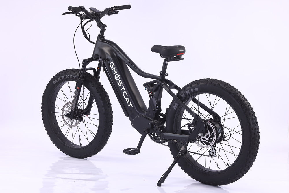 GhostCat Saber S1 Black, rear three-quarter view