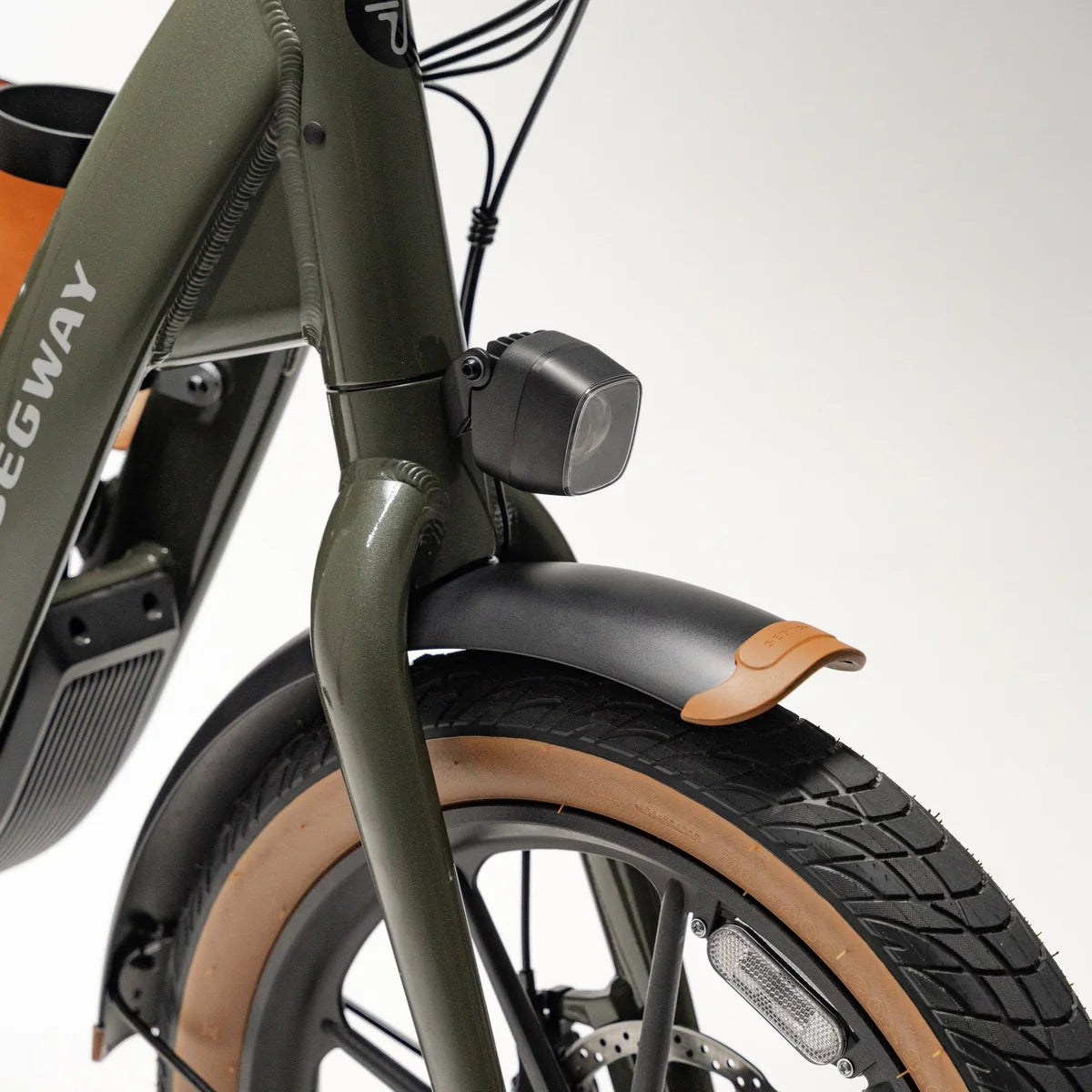 Electric bike Segway Muxi, side view, black frame, thick tires, modern urban design, photographed on a white background.